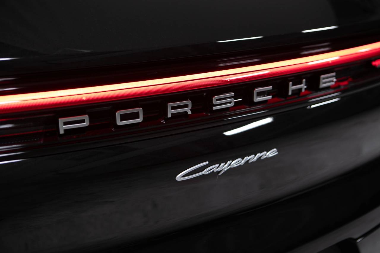 Thumbnail: 2026 Porsche Cayenne - 15