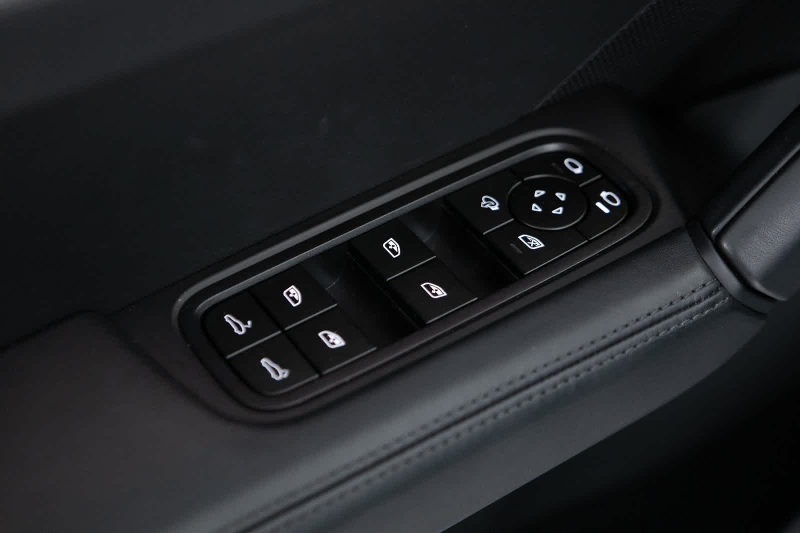 Thumbnail: 2025 Porsche Cayenne - 18