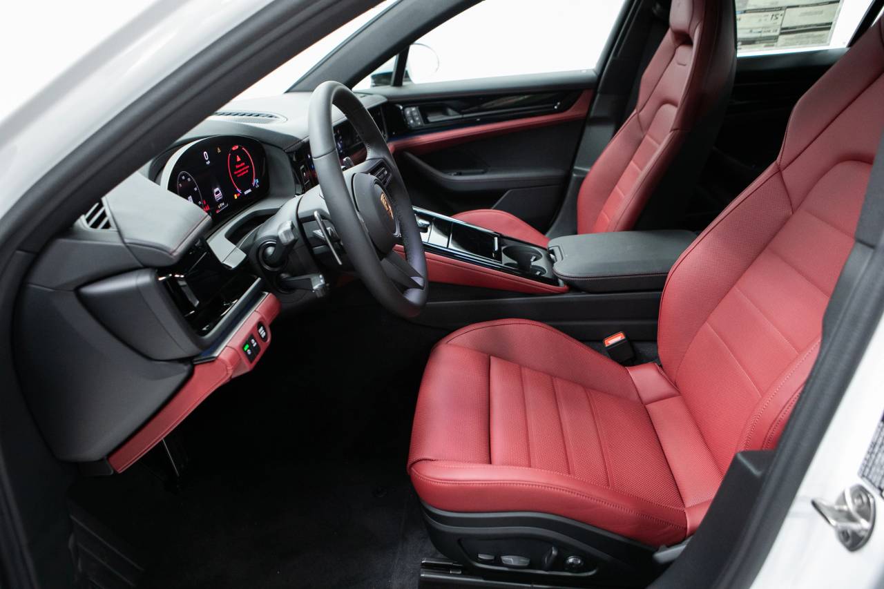 Thumbnail: 2026 Porsche Panamera - 23