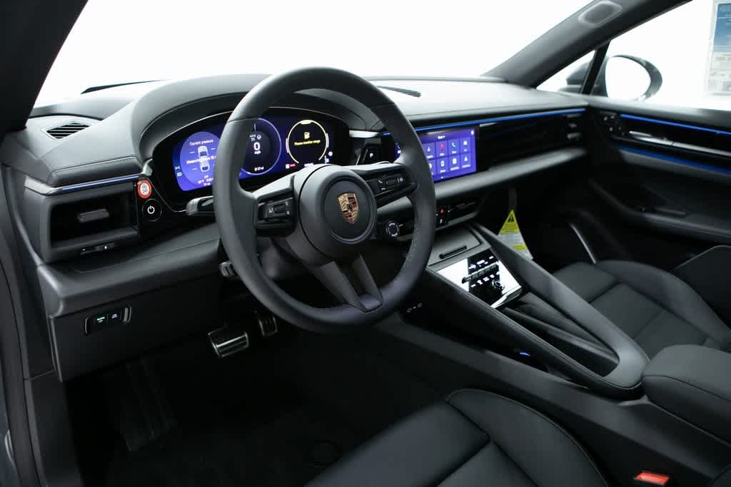 Thumbnail: 2025 Porsche Macan - 4