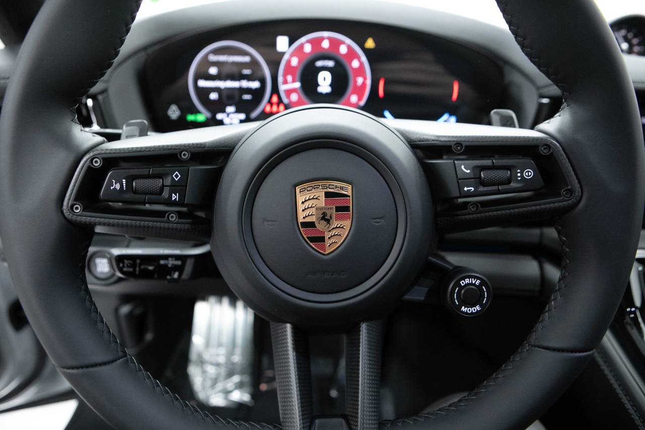 Thumbnail: 2026 Porsche Panamera - 21