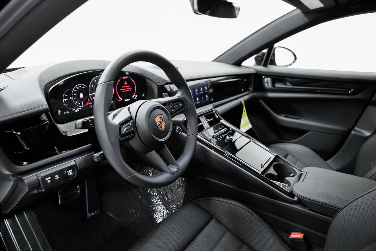 Thumbnail: 2026 Porsche Panamera - 4