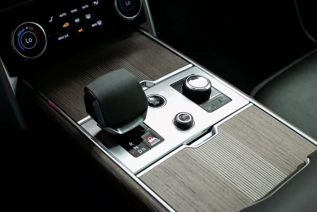 Thumbnail: 2023 Land Rover Range Rover - 23