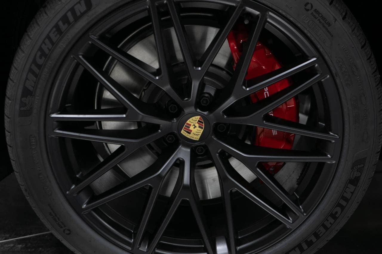 Thumbnail: 2026 Porsche Macan - 11