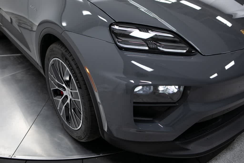 Thumbnail: 2025 Porsche Macan - 12