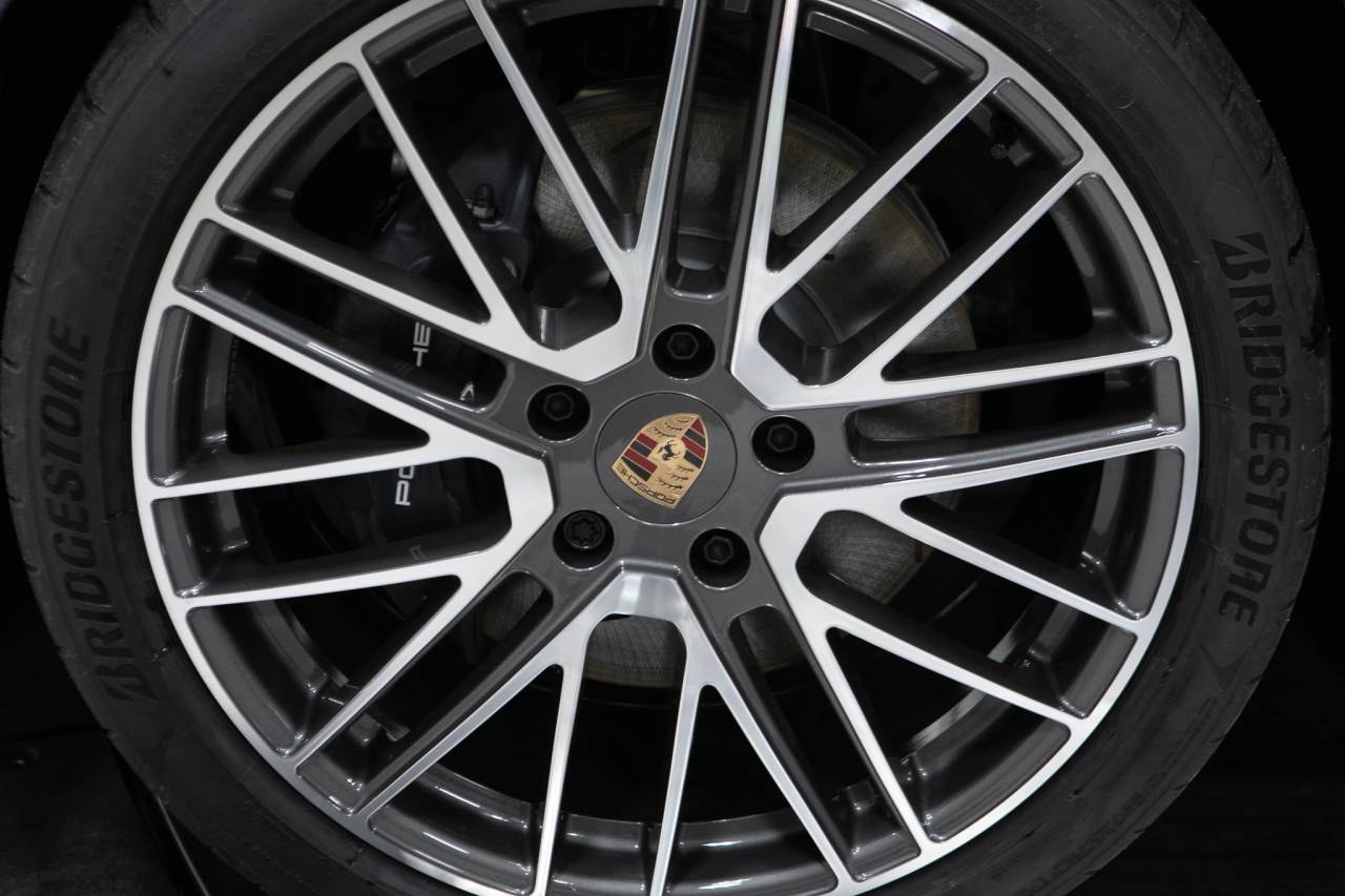 Thumbnail: 2026 Porsche Panamera - 11