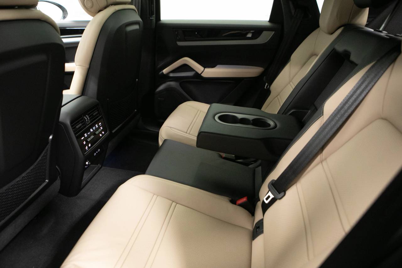 Thumbnail: 2026 Porsche  - 36