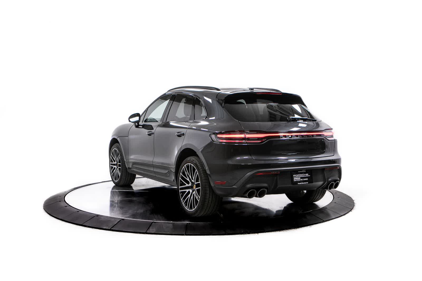 Thumbnail: 2026 Porsche Macan - 3