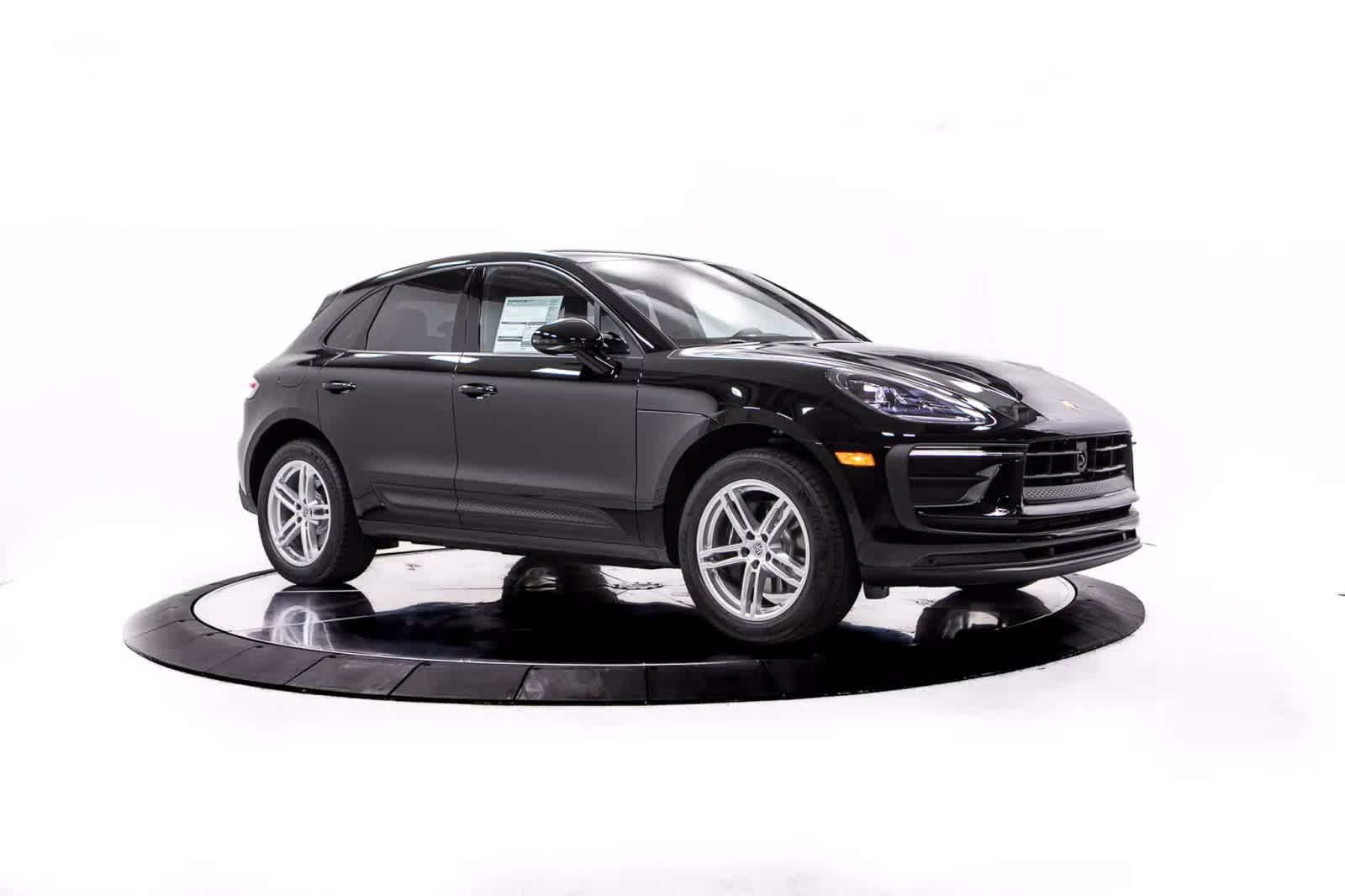 Thumbnail: 2026 Porsche Macan - 9