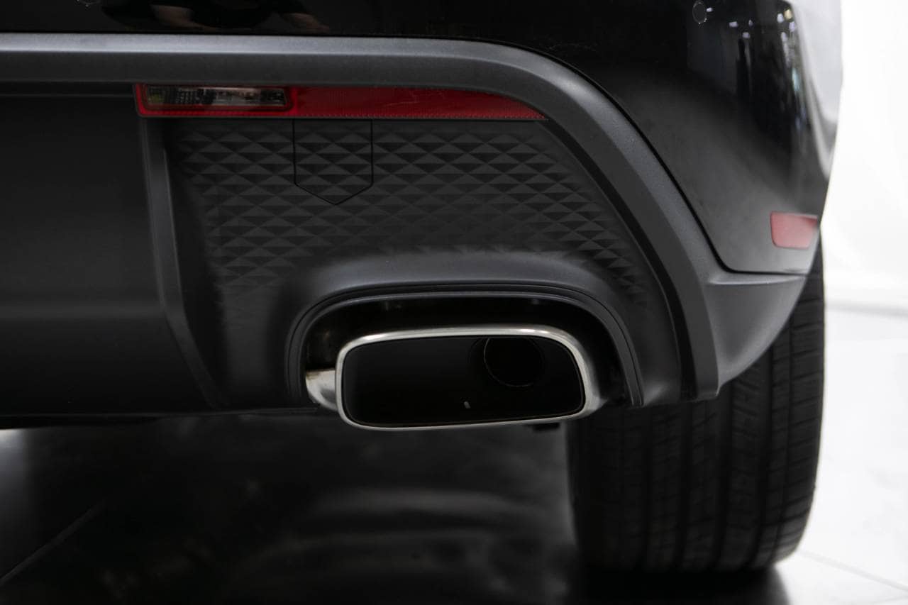 Thumbnail: 2026 Porsche Macan - 17