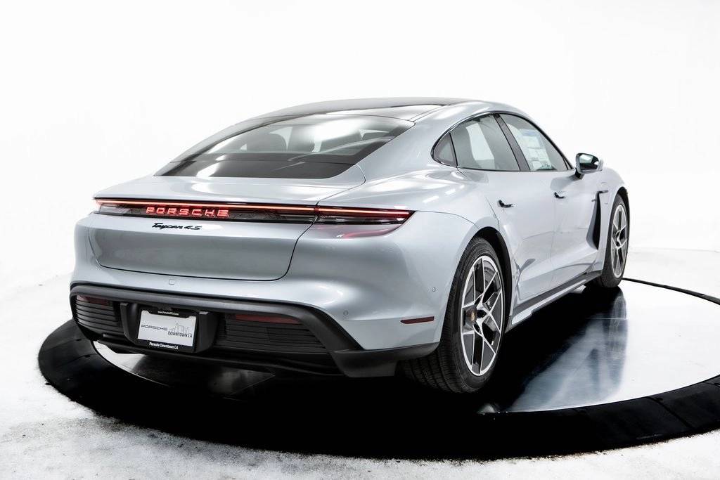 Thumbnail: 2025 Porsche Taycan - 7