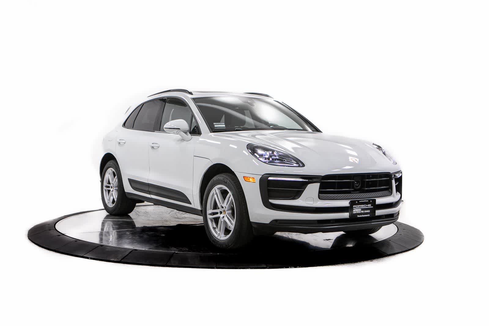 Thumbnail: 2023 Porsche Macan - 9