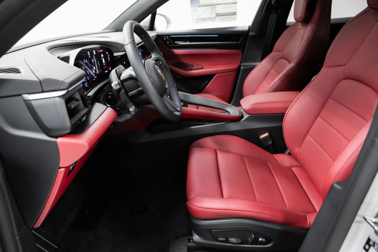 Thumbnail: 2026 Porsche Macan - 22