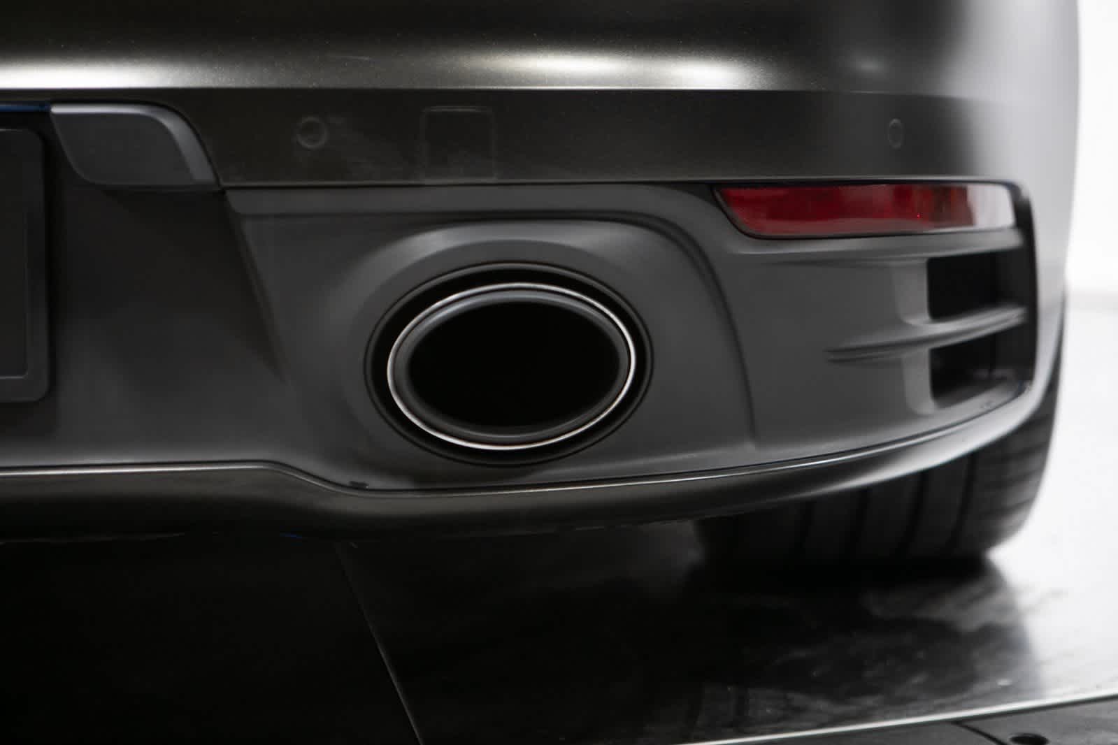 Thumbnail: 2022 Porsche 911 - 35