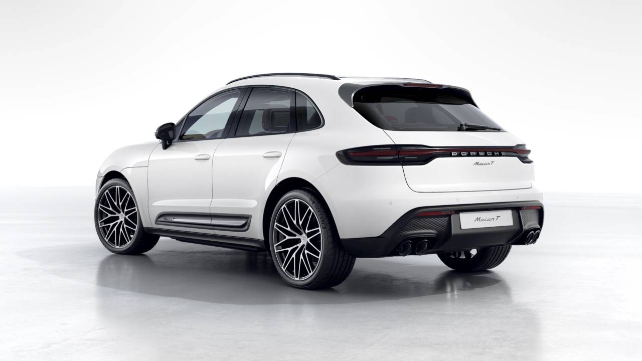 Thumbnail: 2026 Porsche Macan - 3