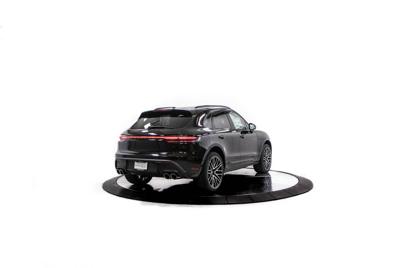 Thumbnail: 2026 Porsche Macan - 7