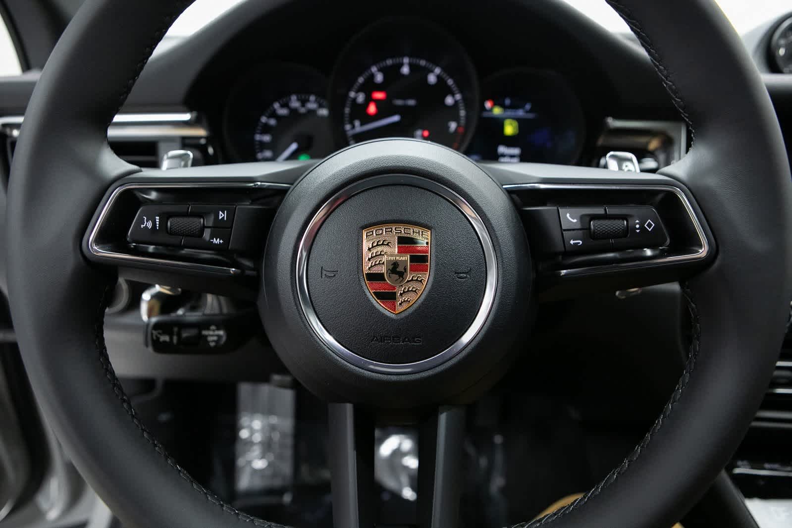 Thumbnail: 2025 Porsche Macan - 14