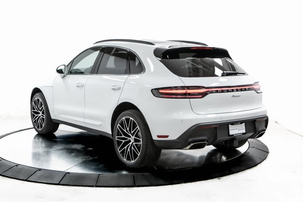 Thumbnail: 2025 Porsche Macan - 3