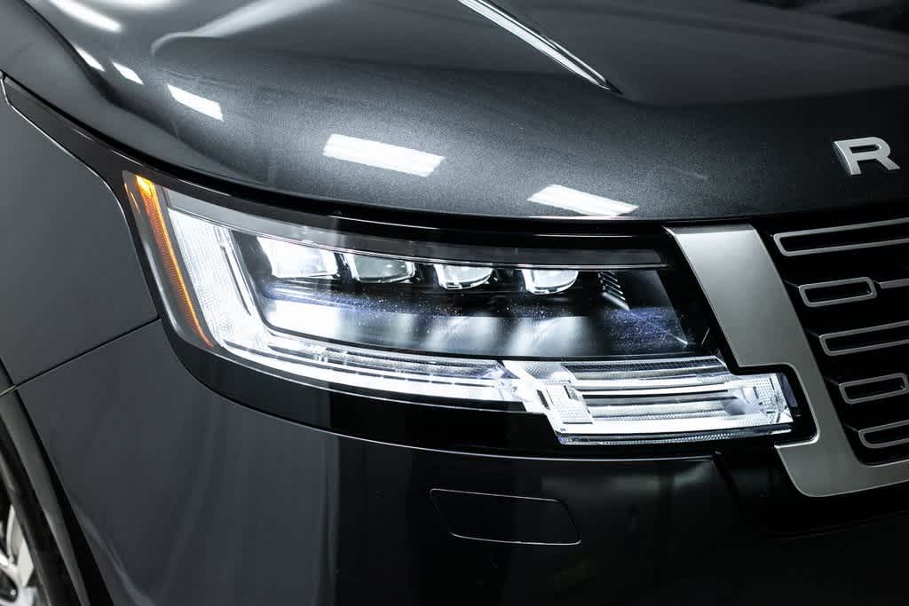 Thumbnail: 2023 Land Rover Range Rover - 17