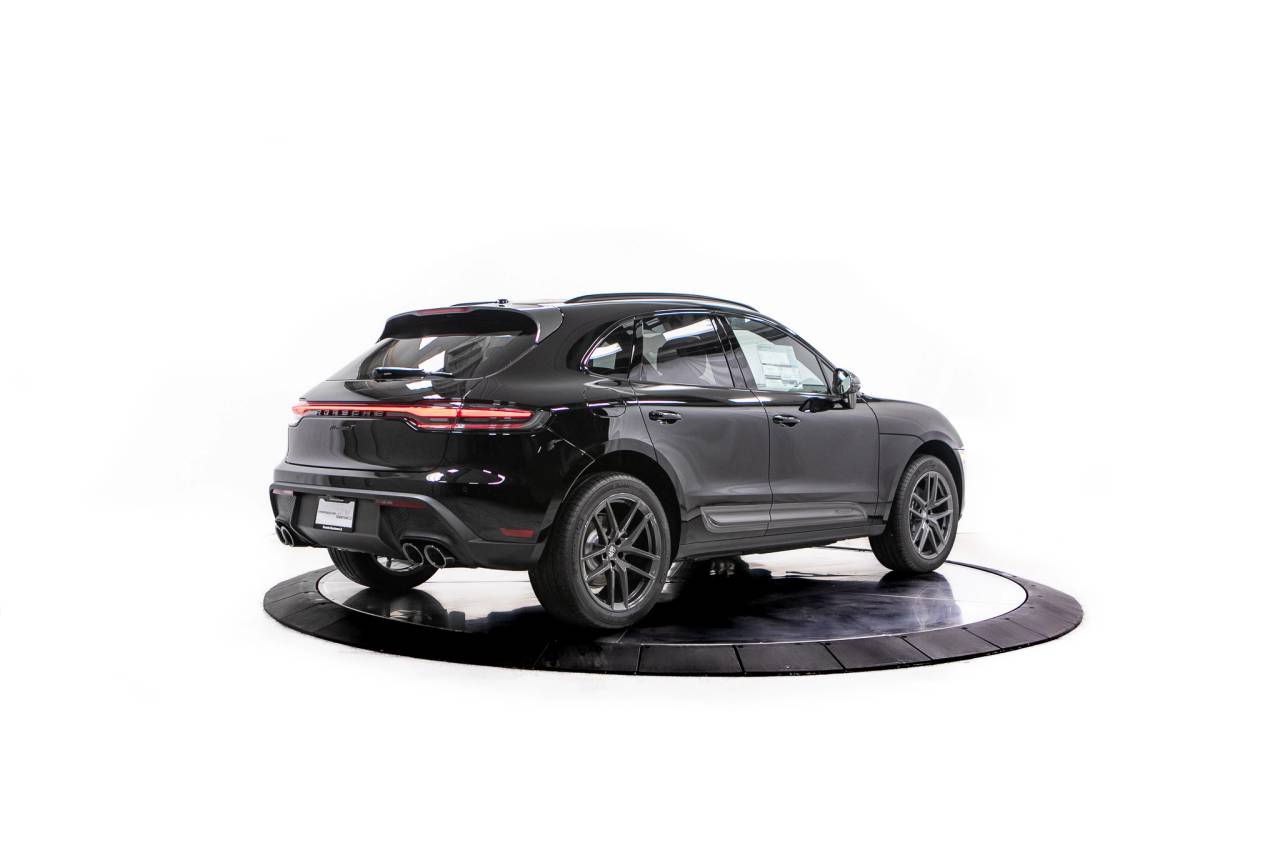 Thumbnail: 2026 Porsche Macan - 7