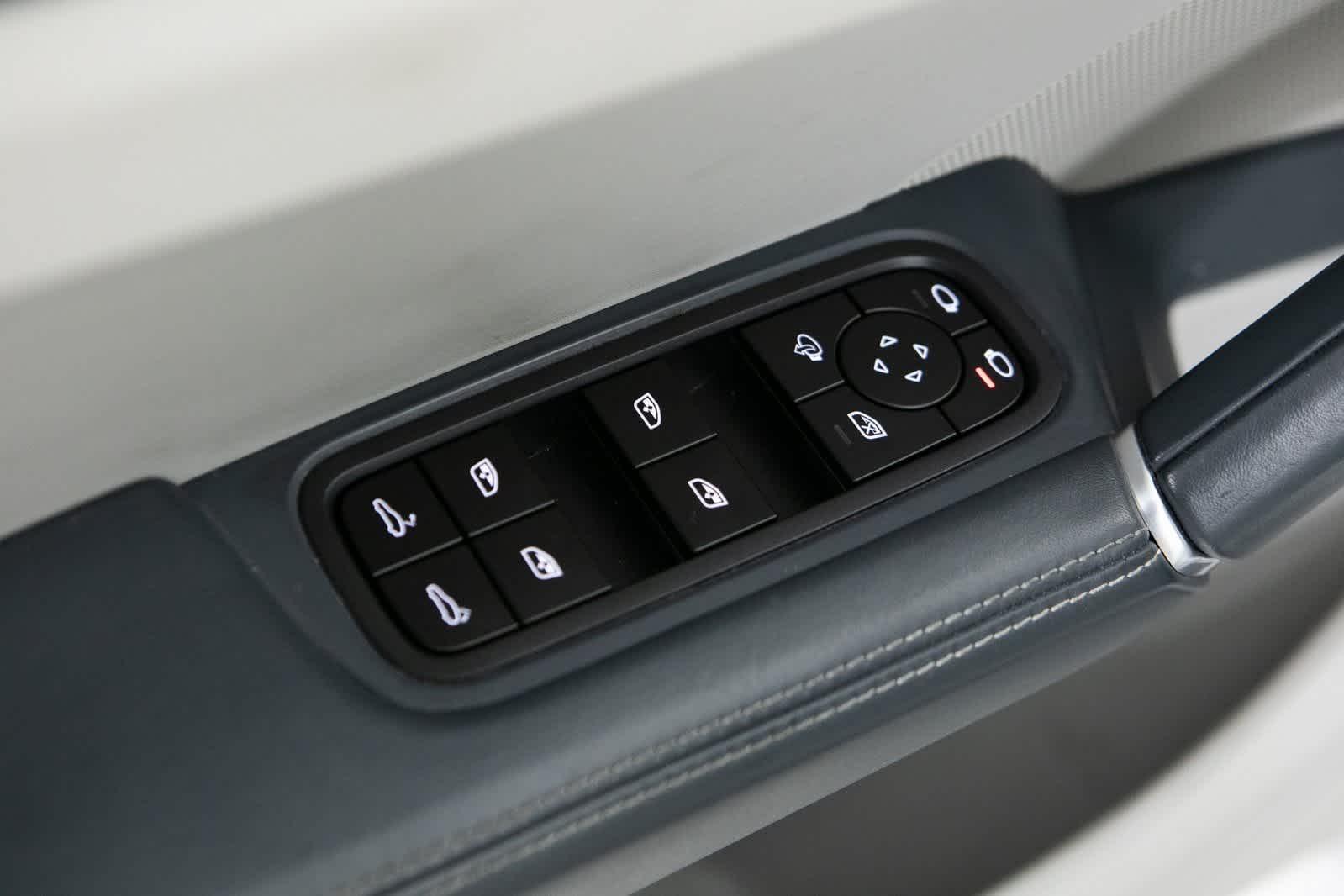 Thumbnail: 2023 Porsche Cayenne - 18