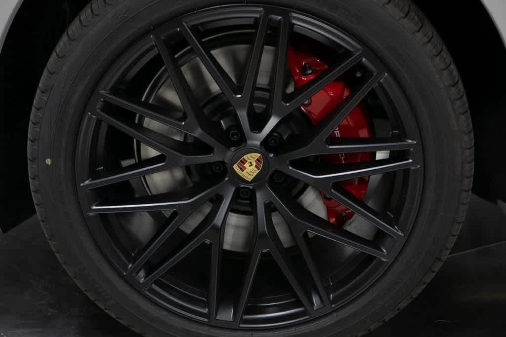 Thumbnail: 2025 Porsche Macan - 11