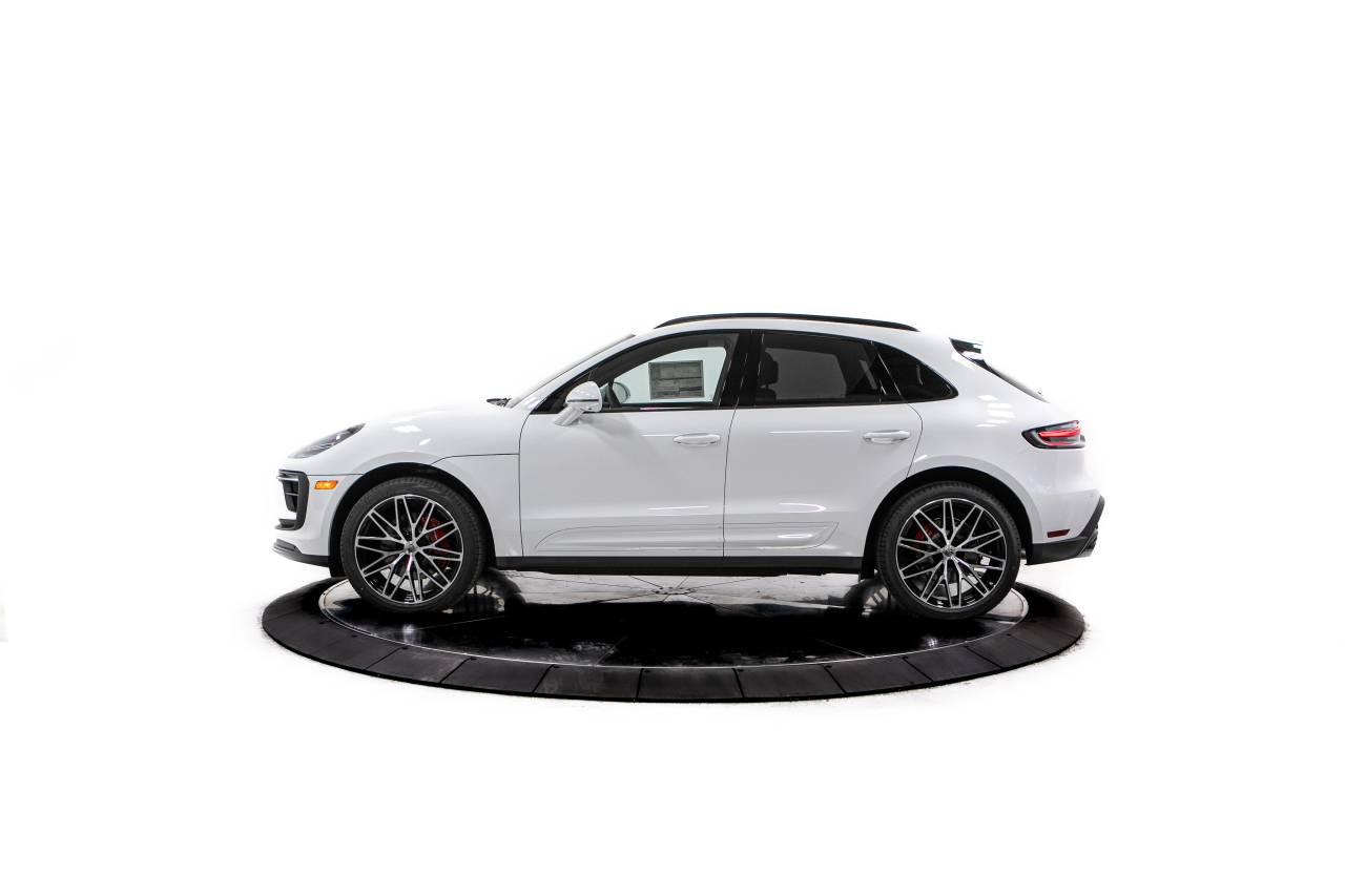 Thumbnail: 2026 Porsche Macan - 2