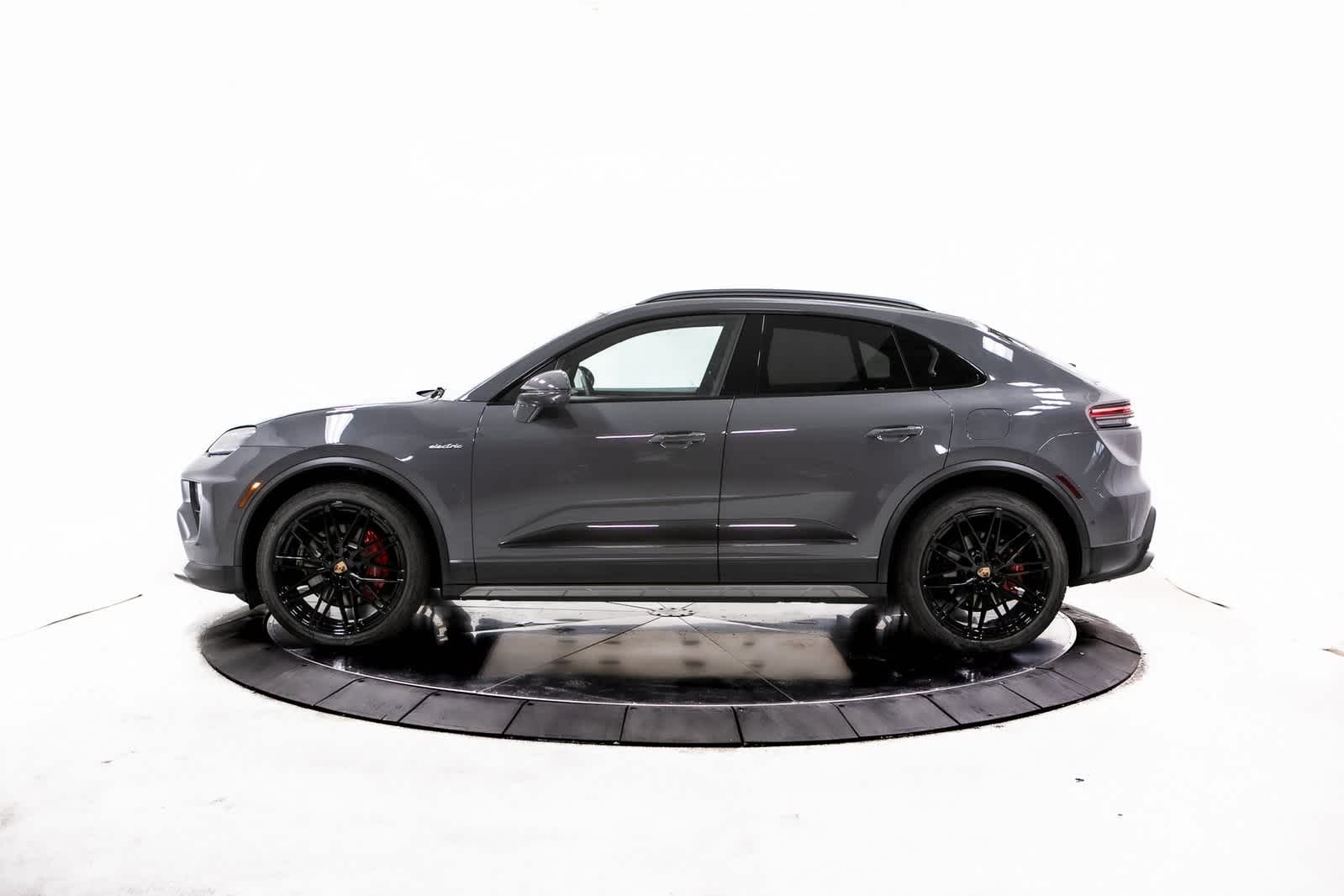 2025 Porsche Macan Electric photo 2