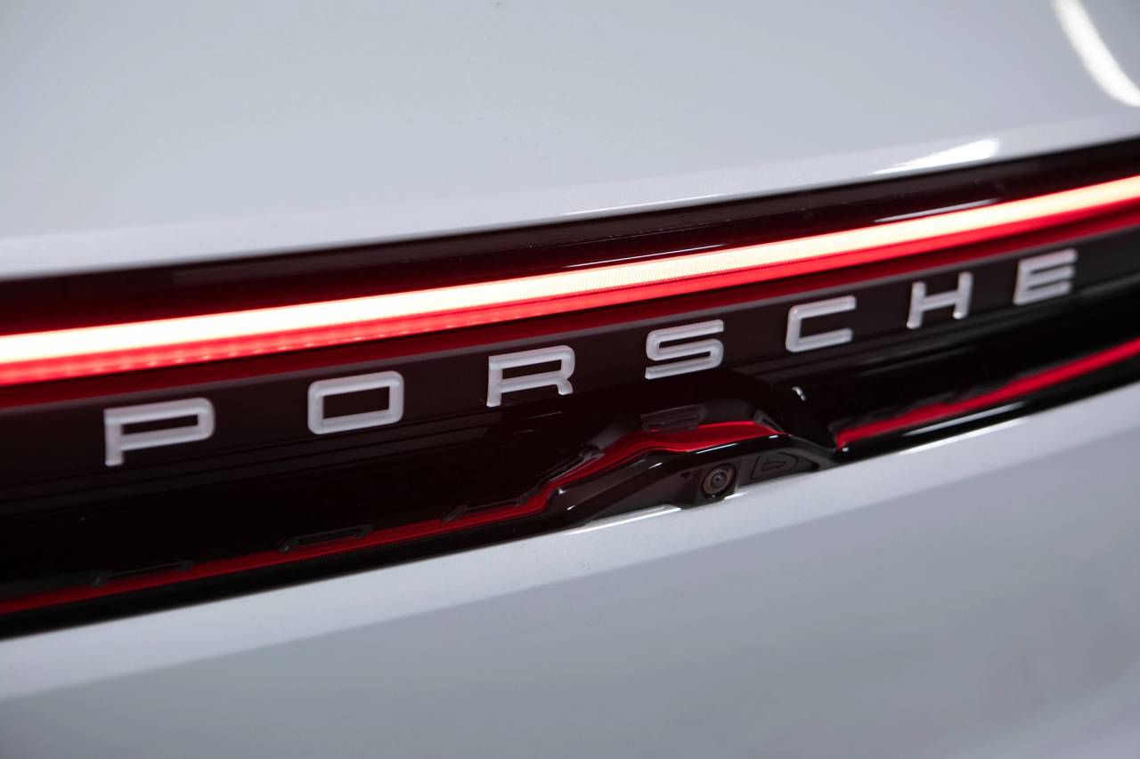 Thumbnail: 2026 Porsche Macan - 16