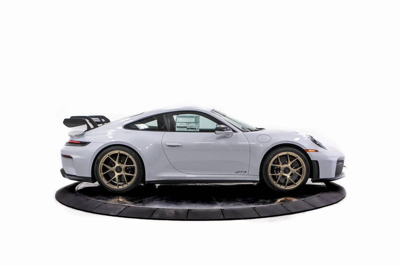 Thumbnail: 2026 Porsche 911 - 8