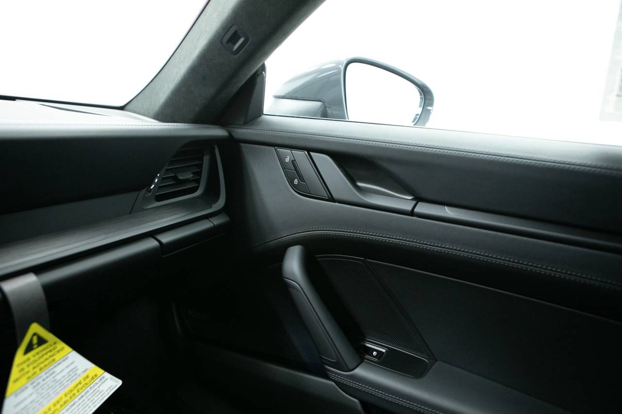 Thumbnail: 2026 Porsche 911 - 30