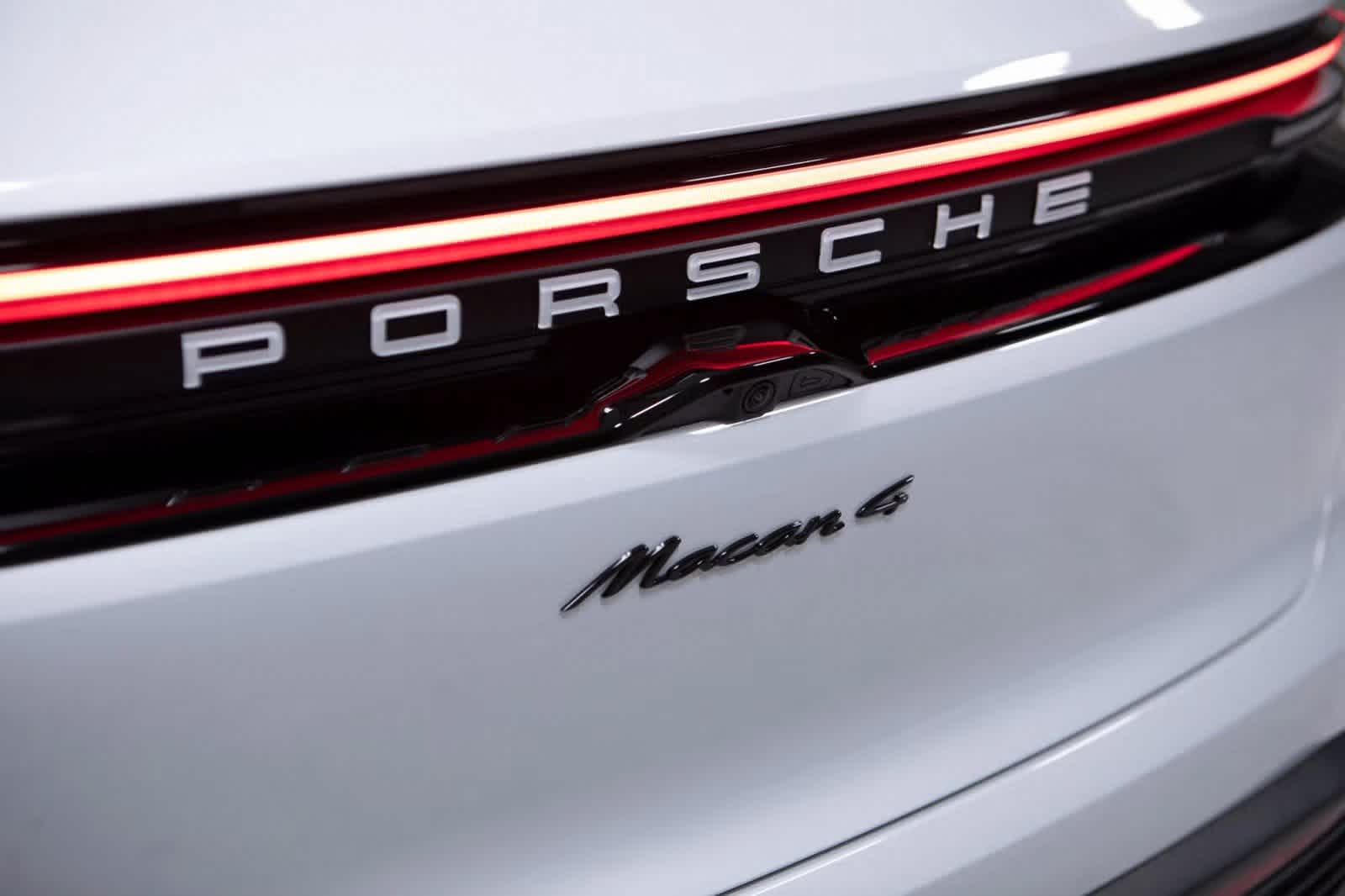 Thumbnail: 2025 Porsche Macan - 35