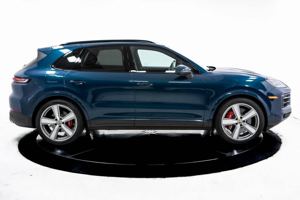 Thumbnail: 2024 Porsche Cayenne - 8