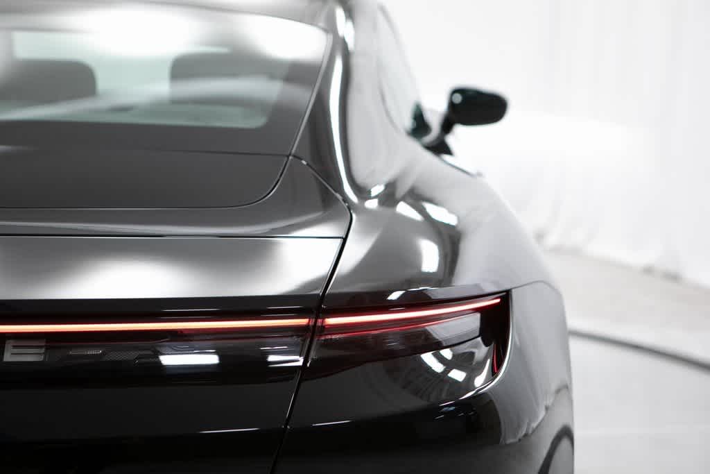 Thumbnail: 2022 Porsche Taycan - 41