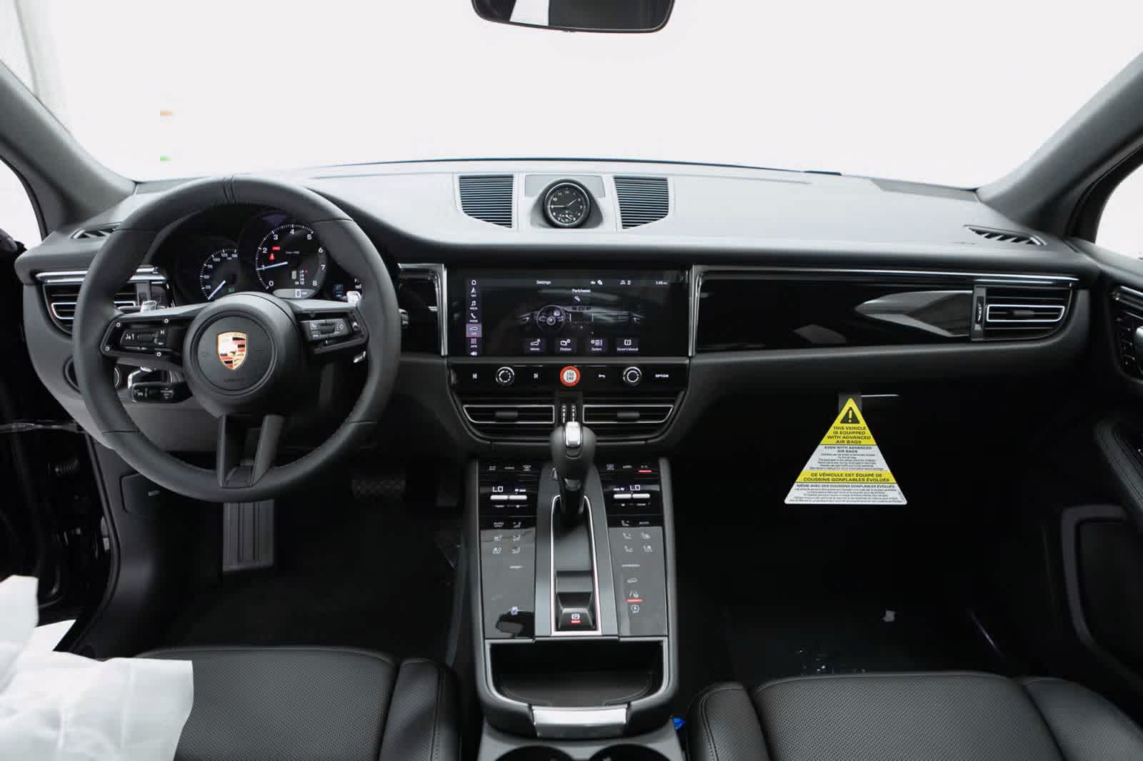 Thumbnail: 2026 Porsche Macan - 13