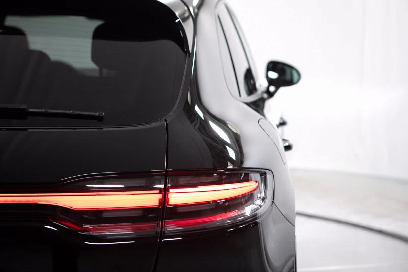 Thumbnail: 2025 Porsche Macan - 38