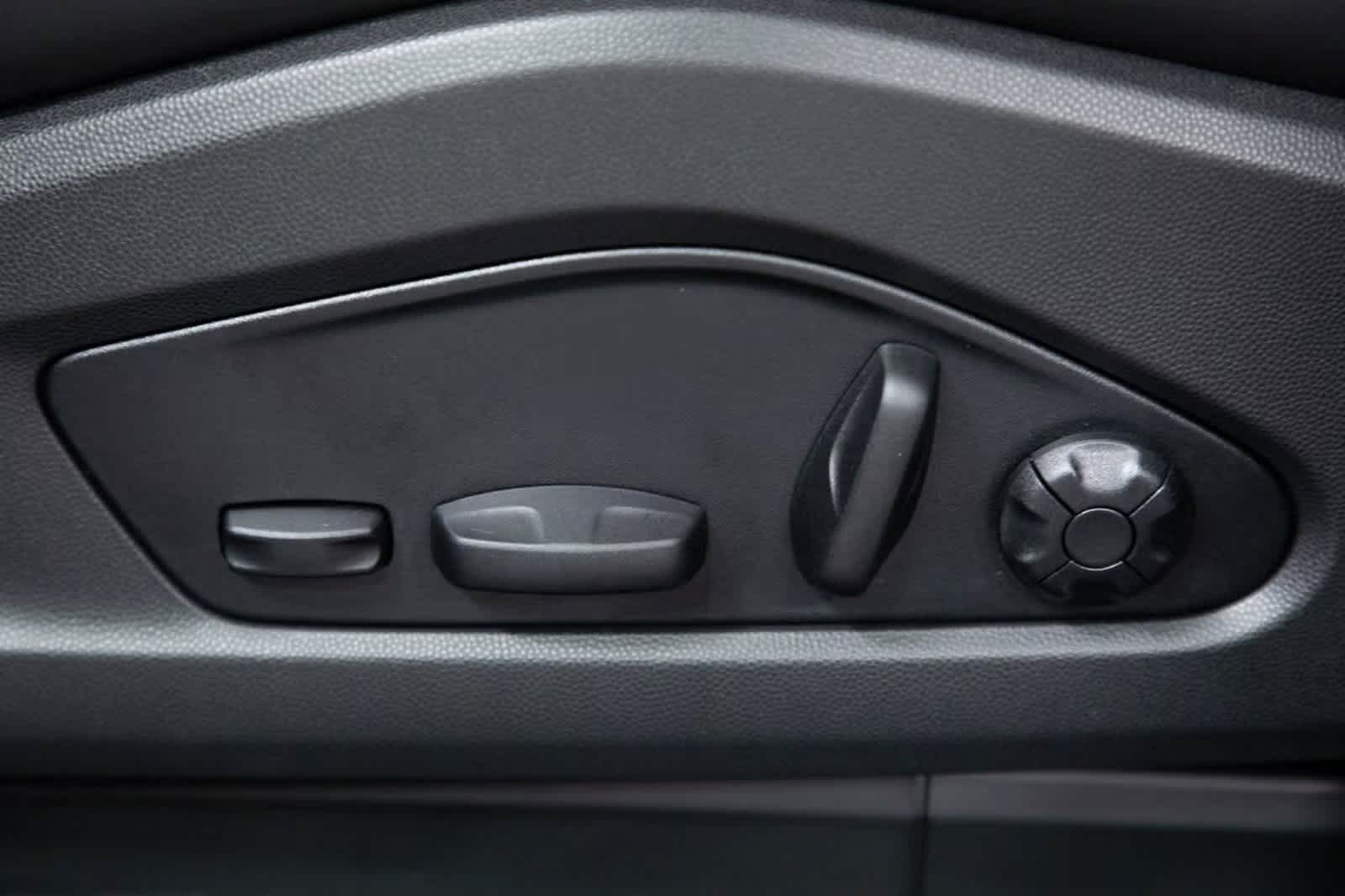 Thumbnail: 2025 Porsche Macan - 17