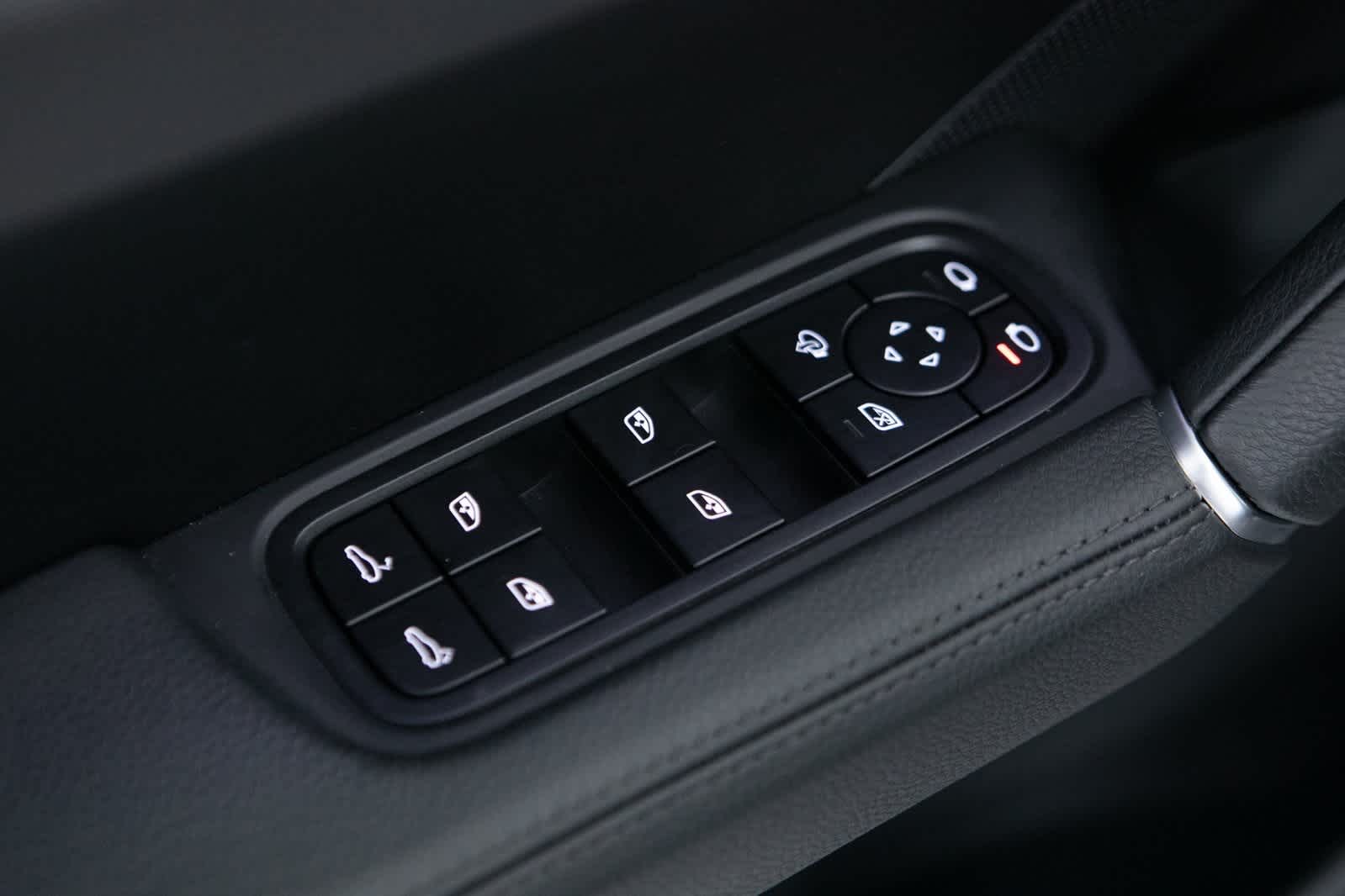 Thumbnail: 2022 Porsche Cayenne - 18