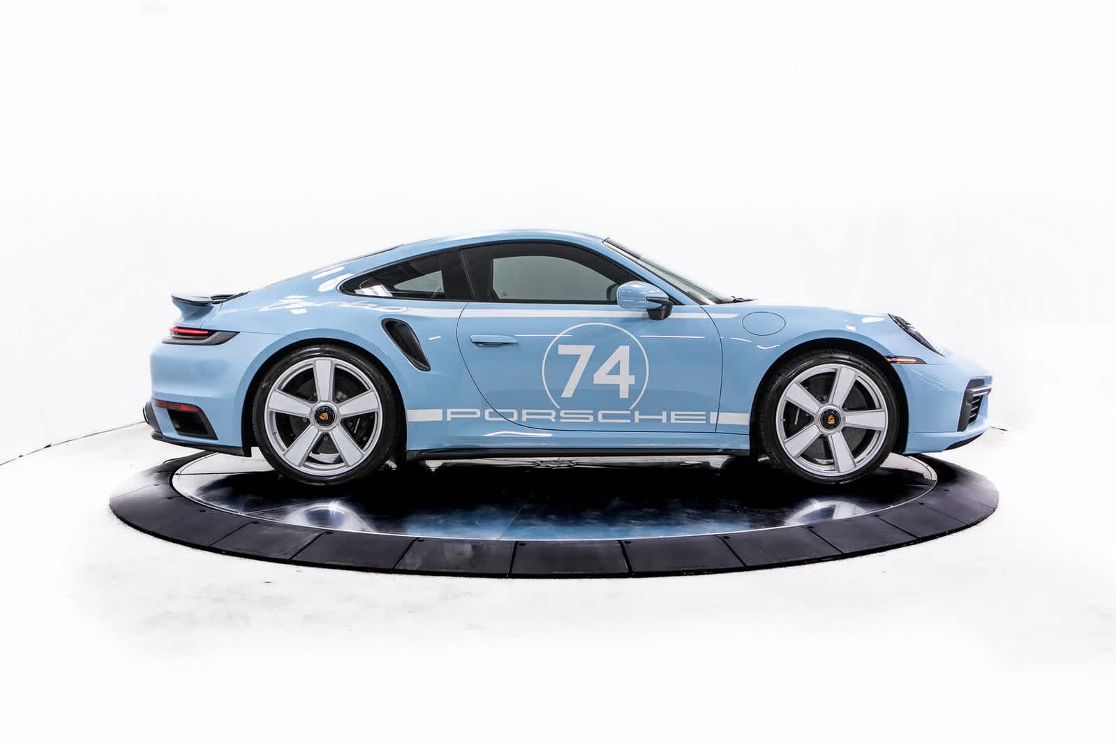 Thumbnail: 2025 Porsche 911 - 8