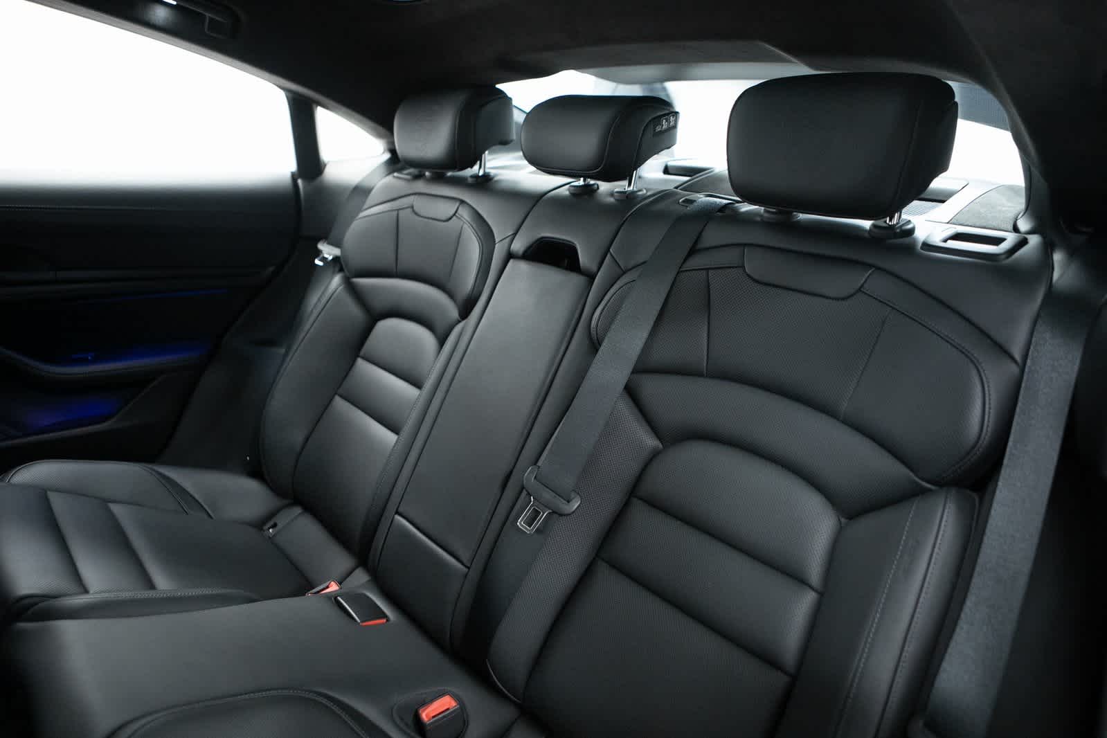 Thumbnail: 2022 Porsche Taycan - 31