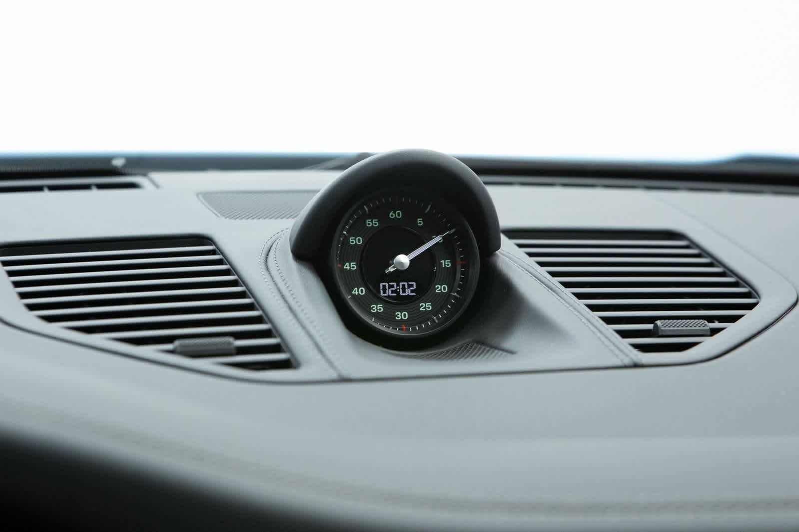 Thumbnail: 2025 Porsche 911 - 27