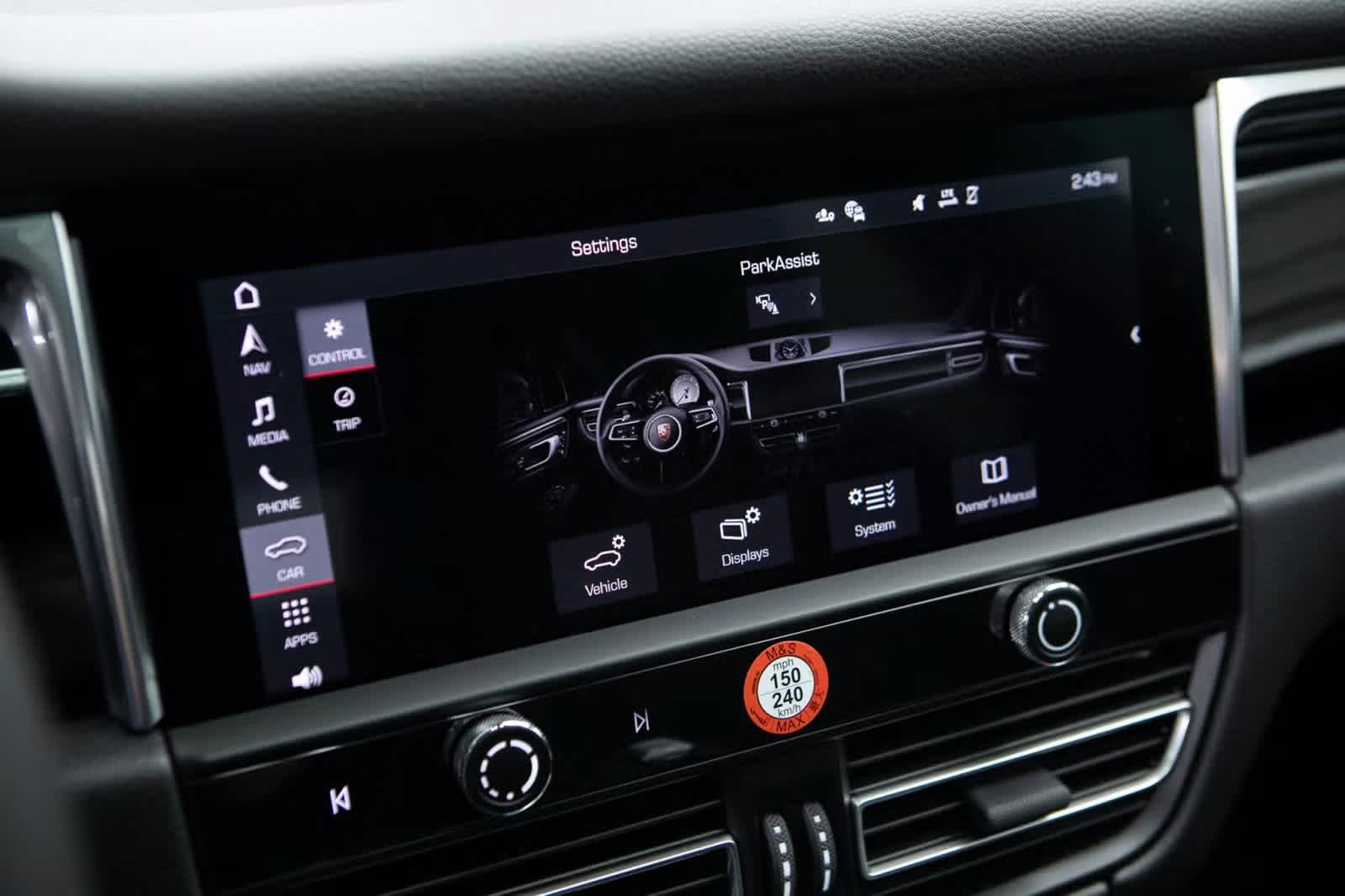 Thumbnail: 2026 Porsche Macan - 15