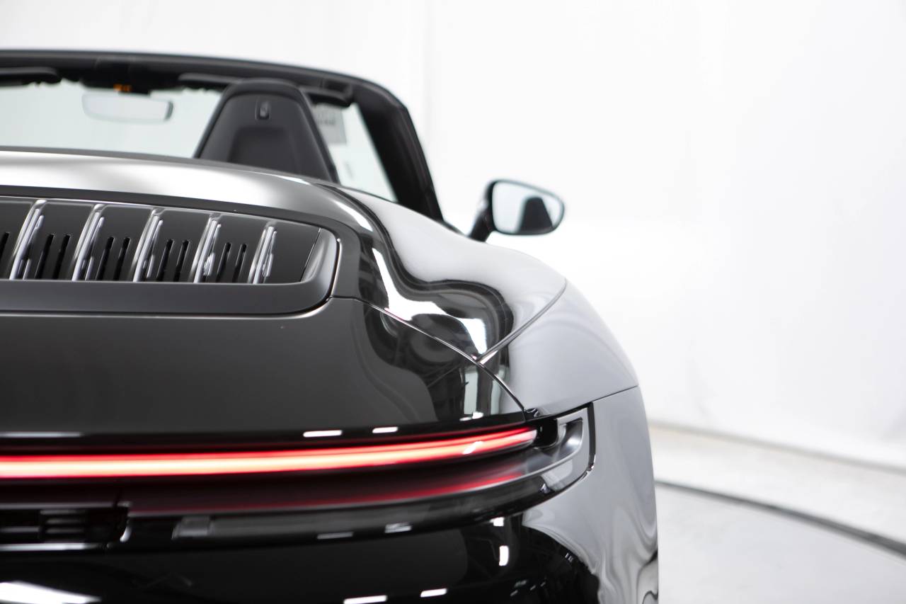 Thumbnail: 2026 Porsche 911 - 18