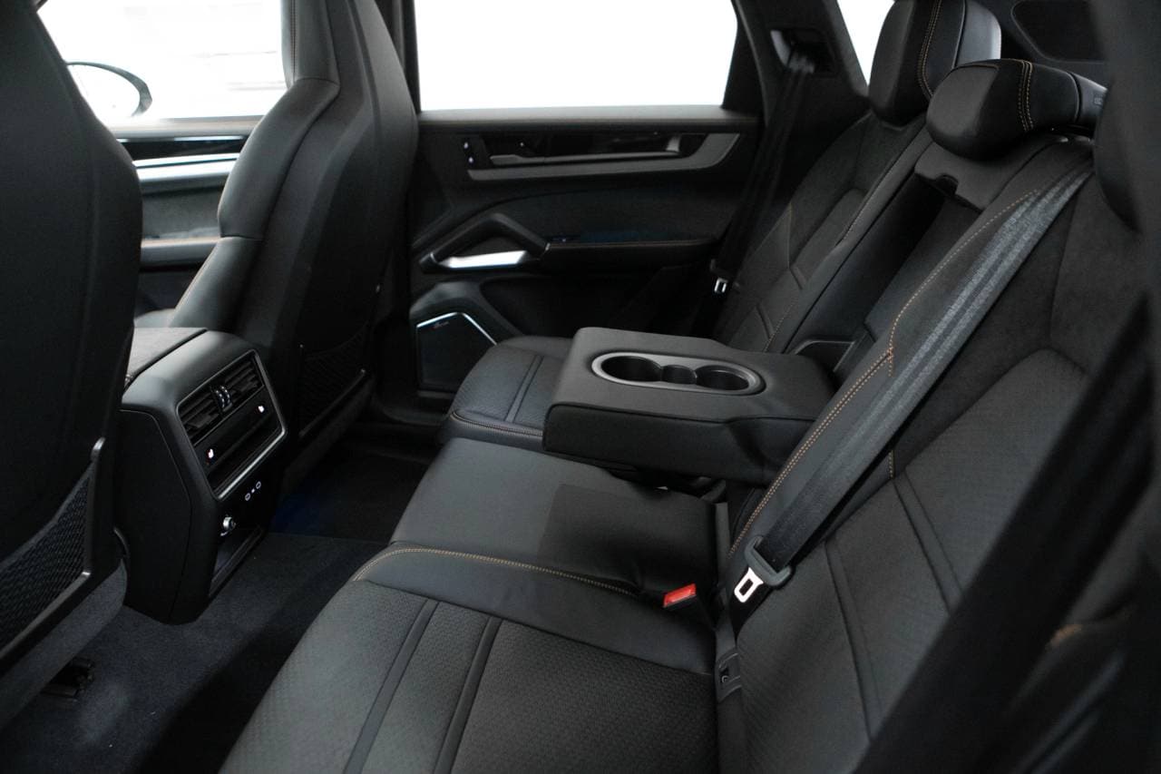 Thumbnail: 2026 Porsche Cayenne - 36