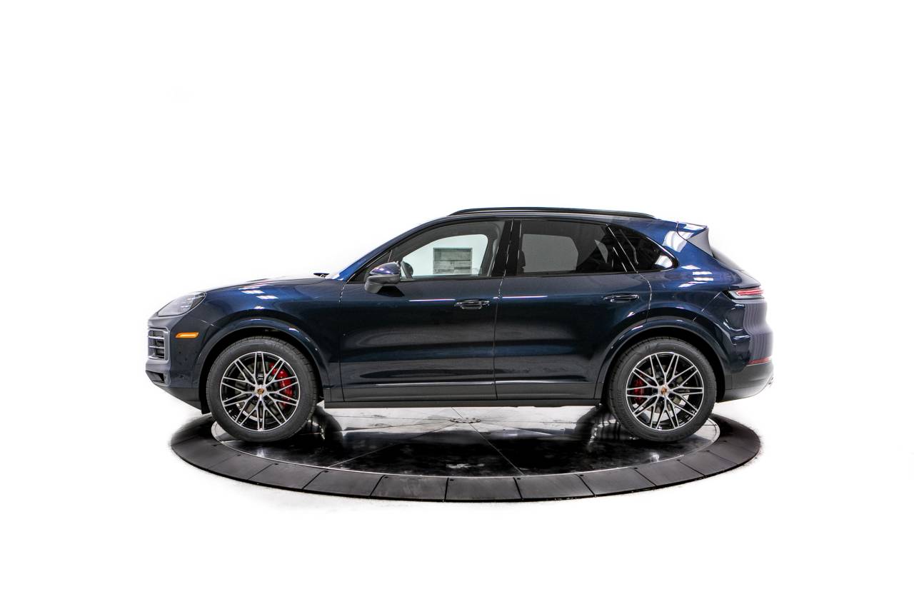 Thumbnail: 2026 Porsche Cayenne - 2