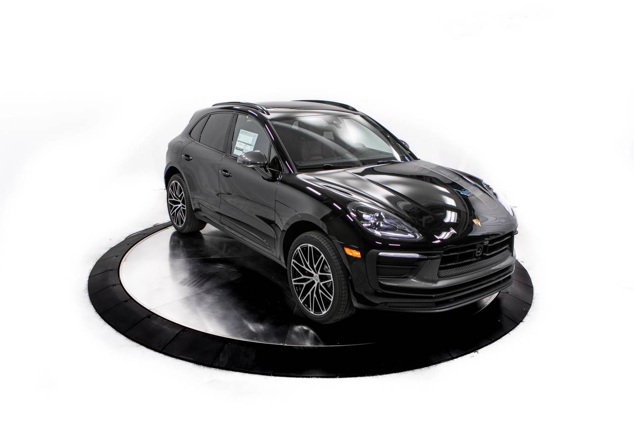 Thumbnail: 2026 Porsche Macan - 19