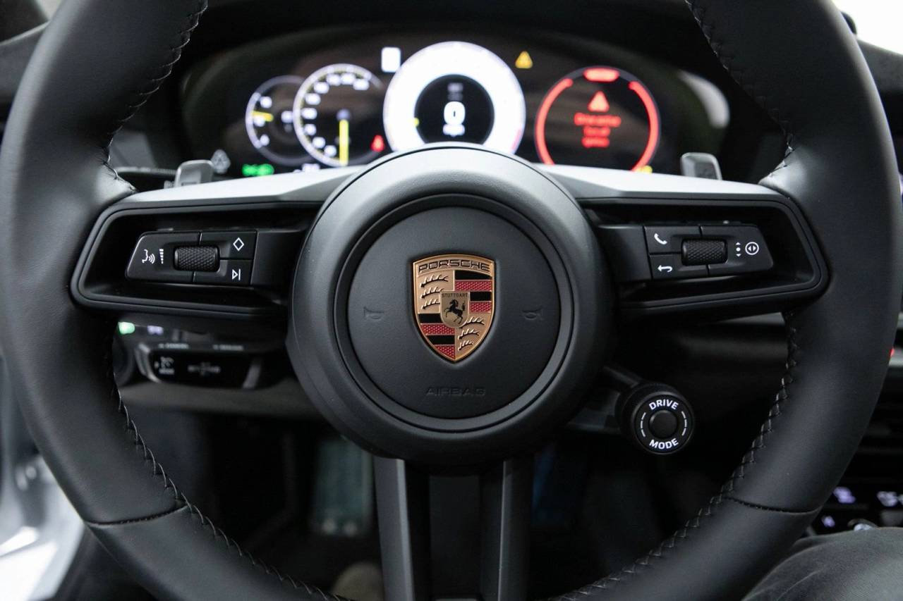 Thumbnail: 2026 Porsche 911 - 14