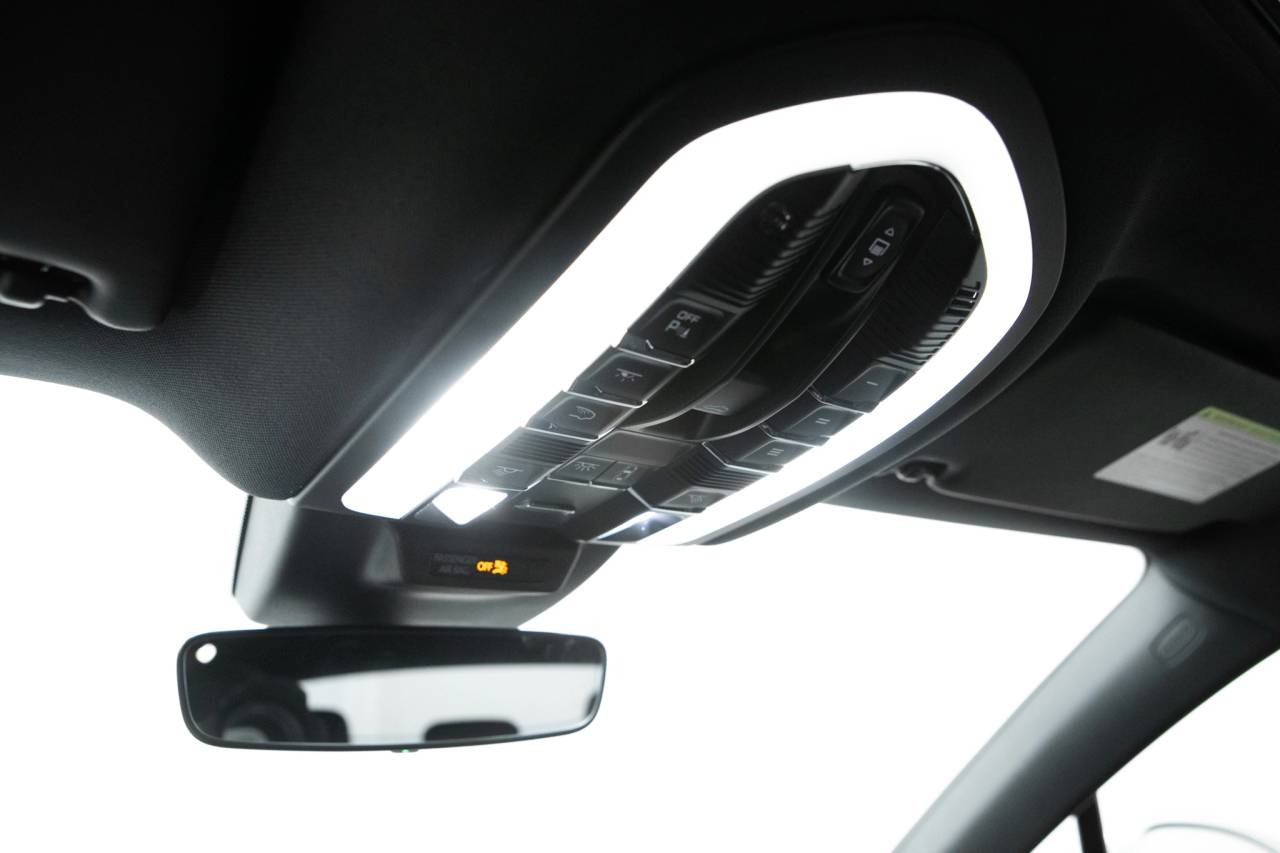 Thumbnail: 2026 Porsche Macan - 34