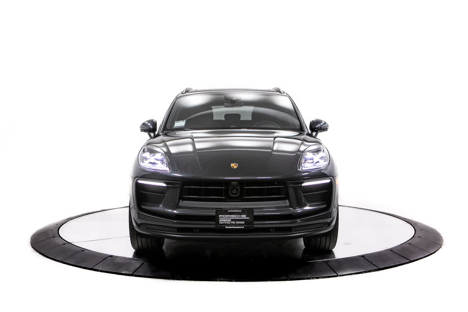 Thumbnail: 2026 Porsche Macan - 10