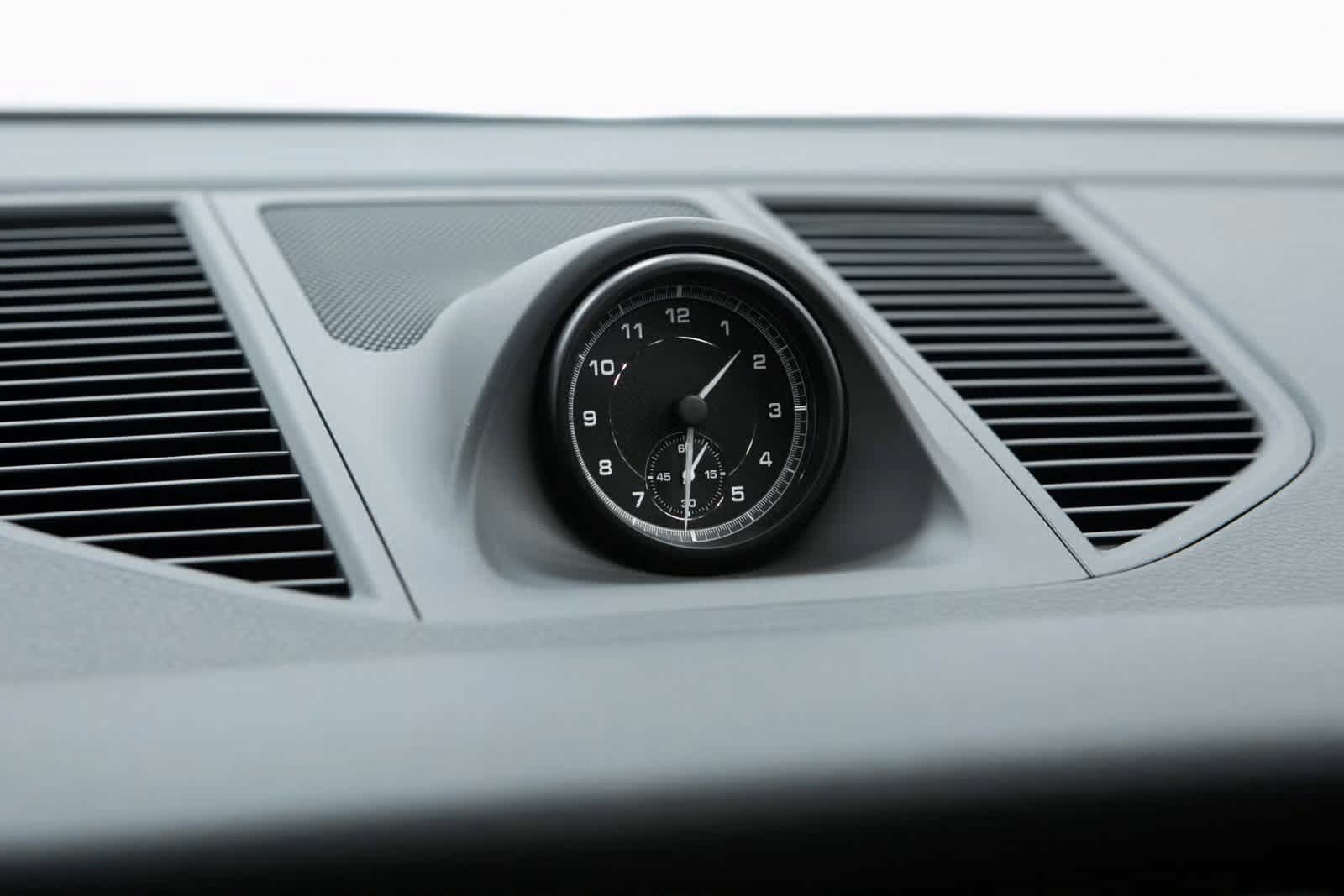 Thumbnail: 2025 Porsche Macan - 27